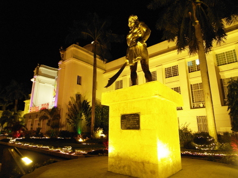 セブ市州政府庁舎(Capitol)