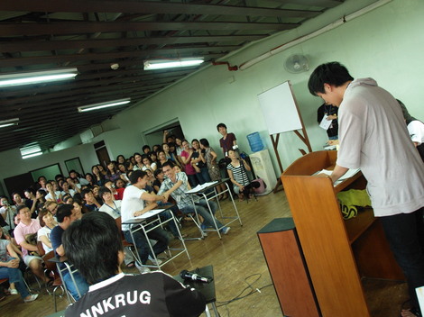 フィリピン・セブ市の英語学校『LIFE CEBU』で議論大会